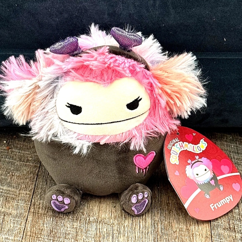 NEW Squishmallows FRUMPY 2025 Valentine’s Day Bigfoot 5” Inch Black Goth Emo